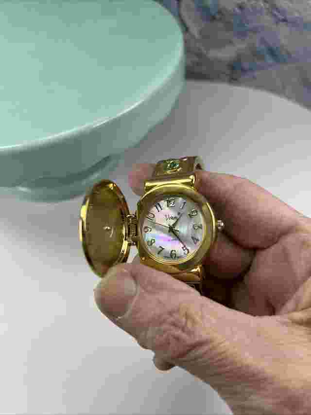 Vivani ladies watch with a Cuff Band gold rhinestones LOT I