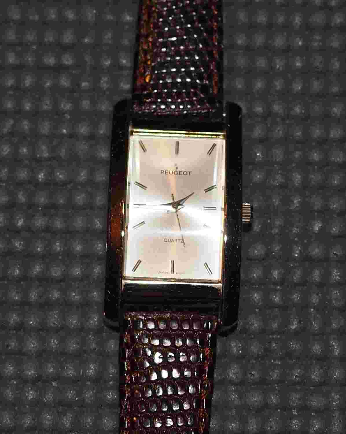 PEUGOT 295 Women's Wristwatch Genuine Lizard Band 25mm Case New battery
