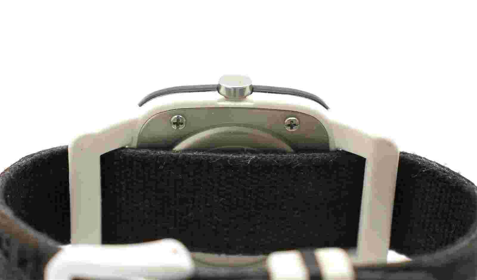 Converse VR021-001 Unisex 1908-Reg Watch NEEDS Battery