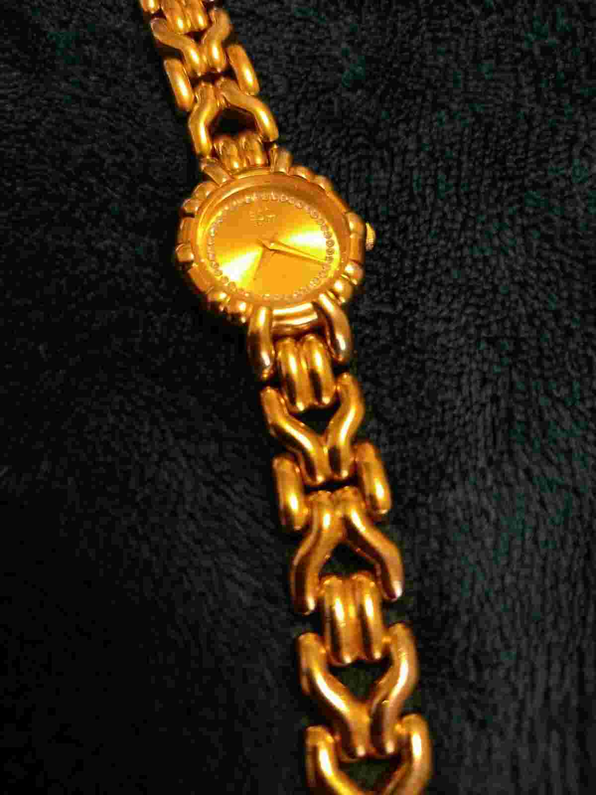 Esq Swiss 100496 Womens 14k Gold Plated Bracelet Diamond Dial Watch Battery