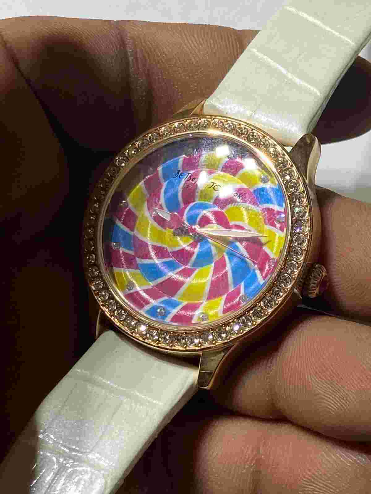 Ladies White Band Betsy Johnson T01-17 Analog Watch