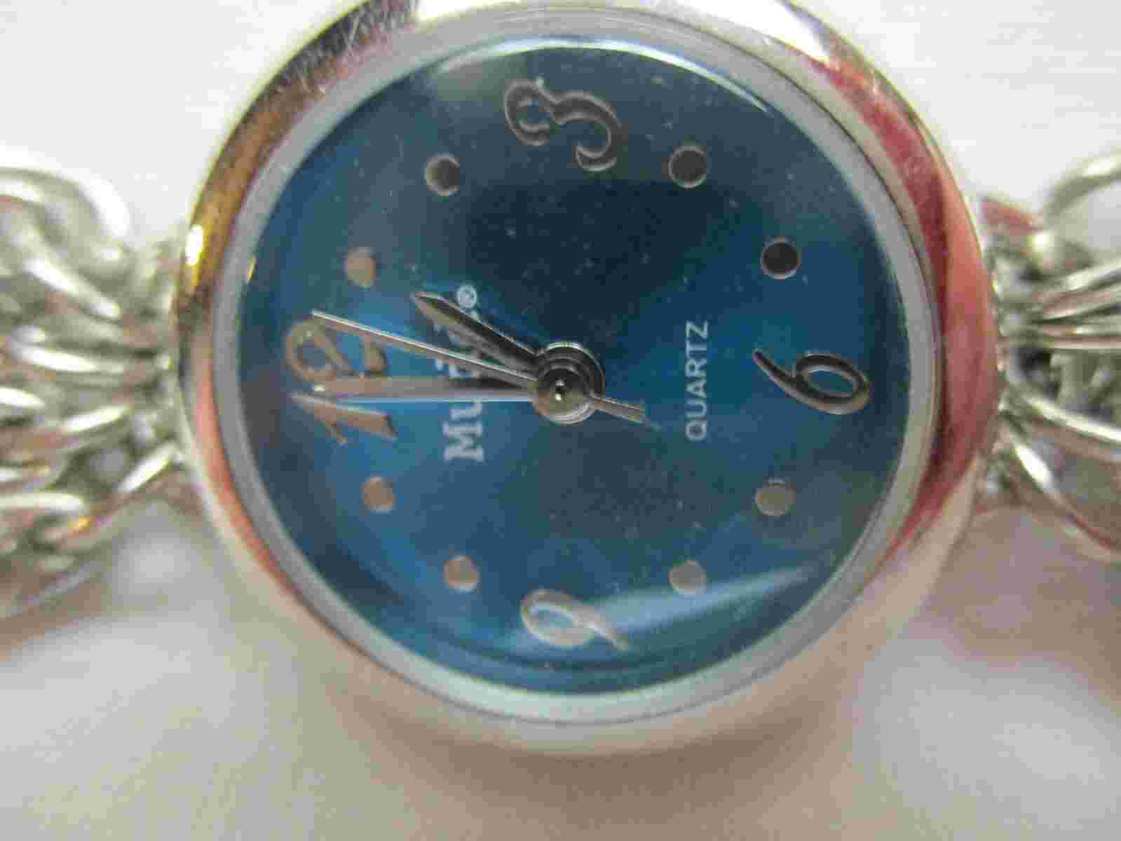 Mudd Classy & Elegant Blue & Silver Toned Bracelet Wristwatch