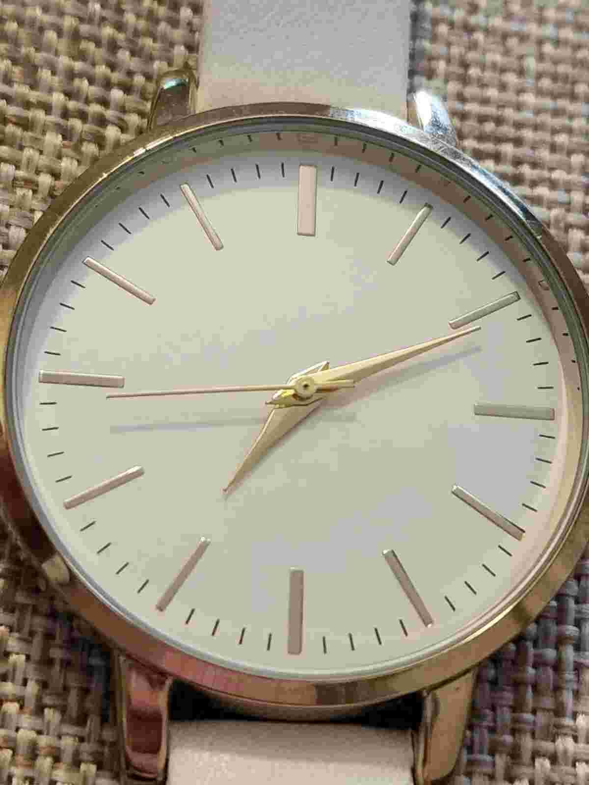 Ladies H&M Minimalistic Round Gold Tone WhiteFaux Leather Analog Watch H7