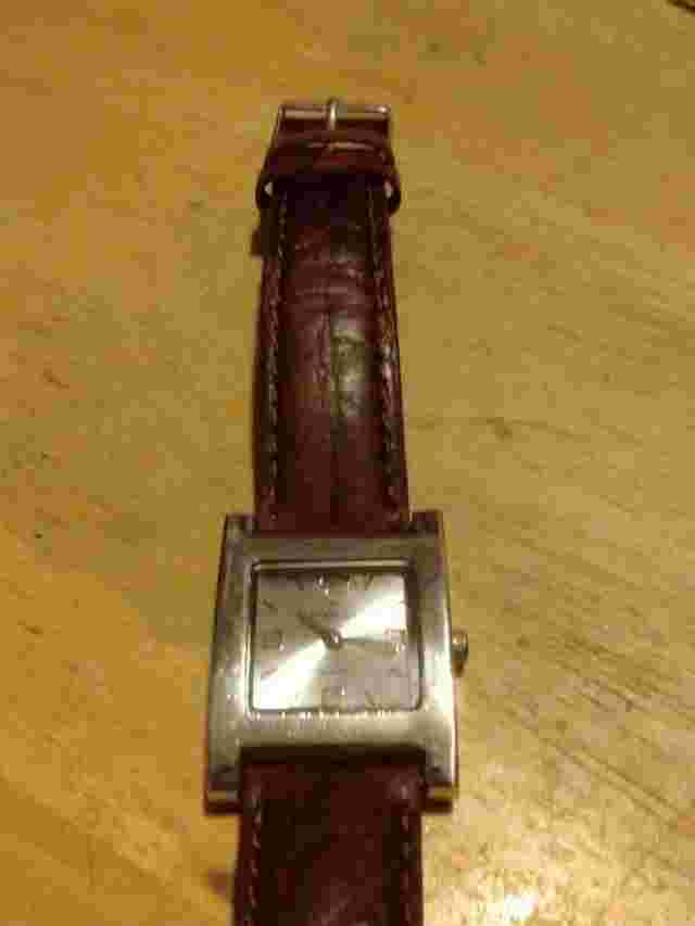 Vintage Minicci ladies watch, running with new battery vintage leather band B