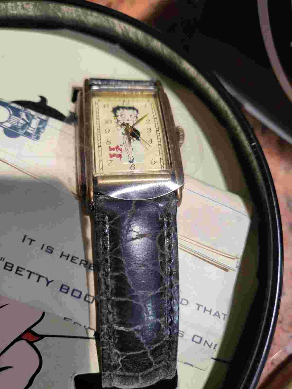 Fossil BETTY BOOP Ltd Edition LI-1044 Watch w Tin & Pin Needs Battery
