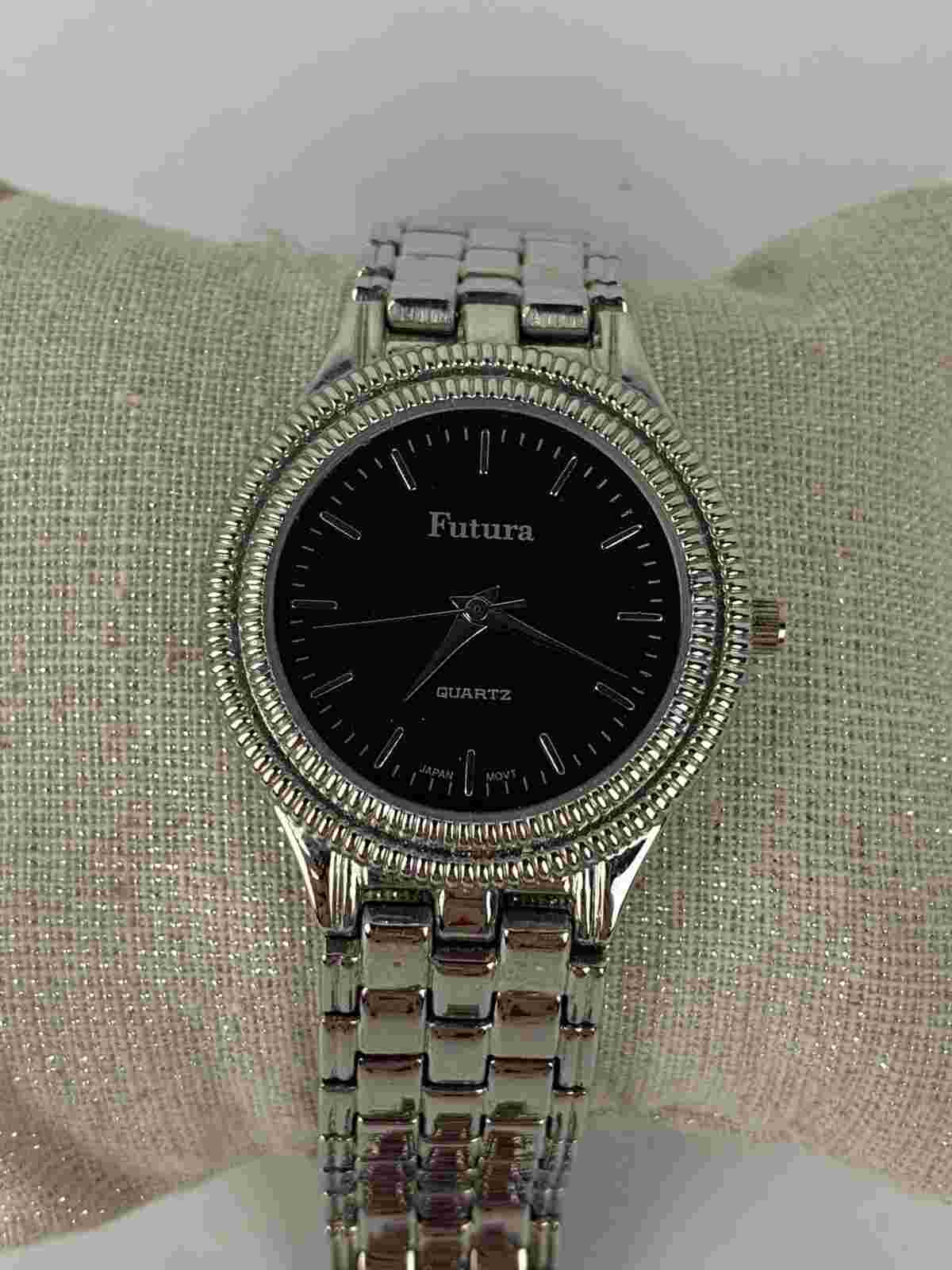 Futura Quartz Watch Japan Movement Round Silver Tone New Battery