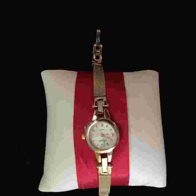 LEXINGTON WATCH LADIES GOLD TONE WITH INTERCHANGEABLE BANDS