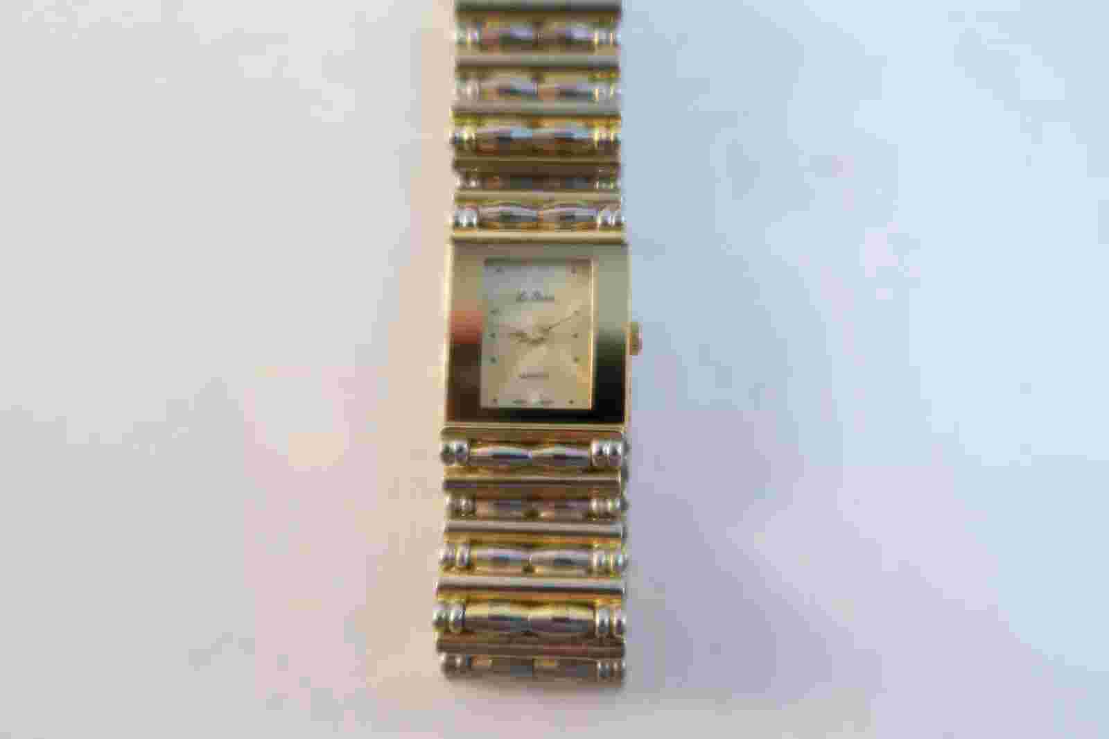 Le Baron Quartz Women's Watch Gold Band Perl Face I.D. ENT Japan Movement