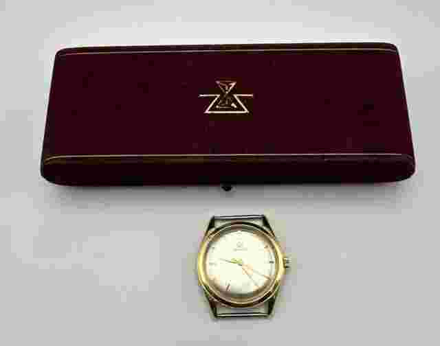 VINTAGE GUBELIN SOLID 18K GOLD CASE SILVER SATIN DIAL TRIPLE SIGNED PROF SERVICE