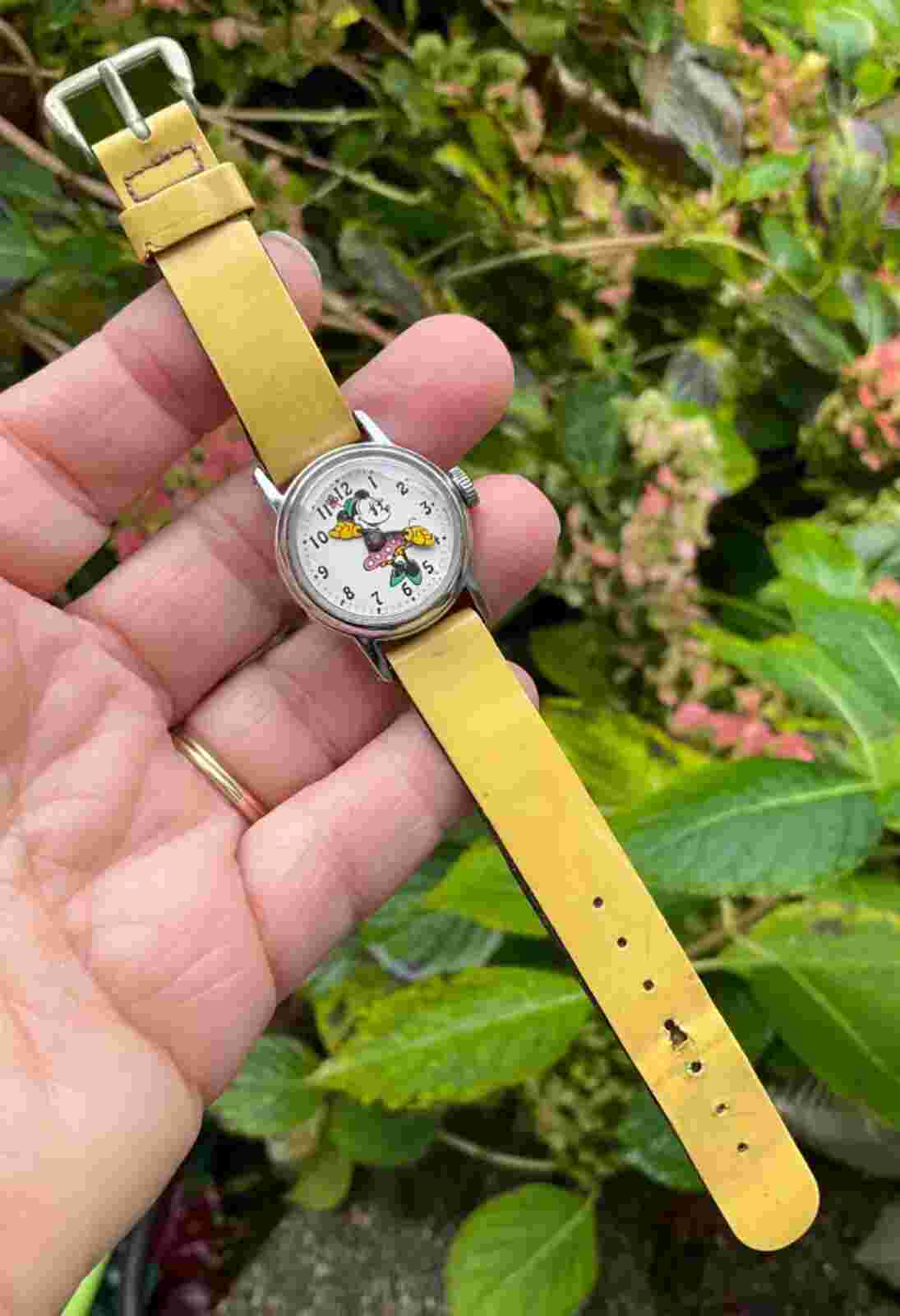 Vintage 60s 1960s Watch Wristwatch MINNIE MOUSE Walt Disney Prod See Desc