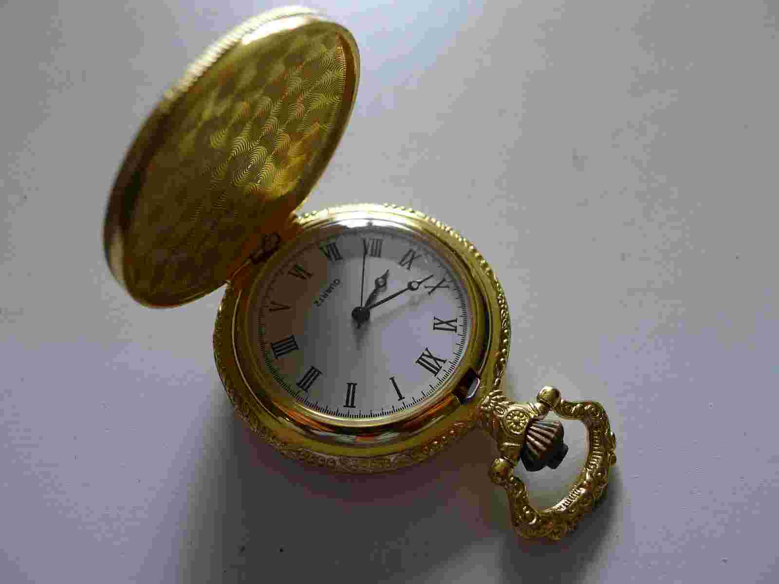 NEW.. Gold Plated Enamelled Dragon Qtz  Gents Pocket Watch.  ..GWC.