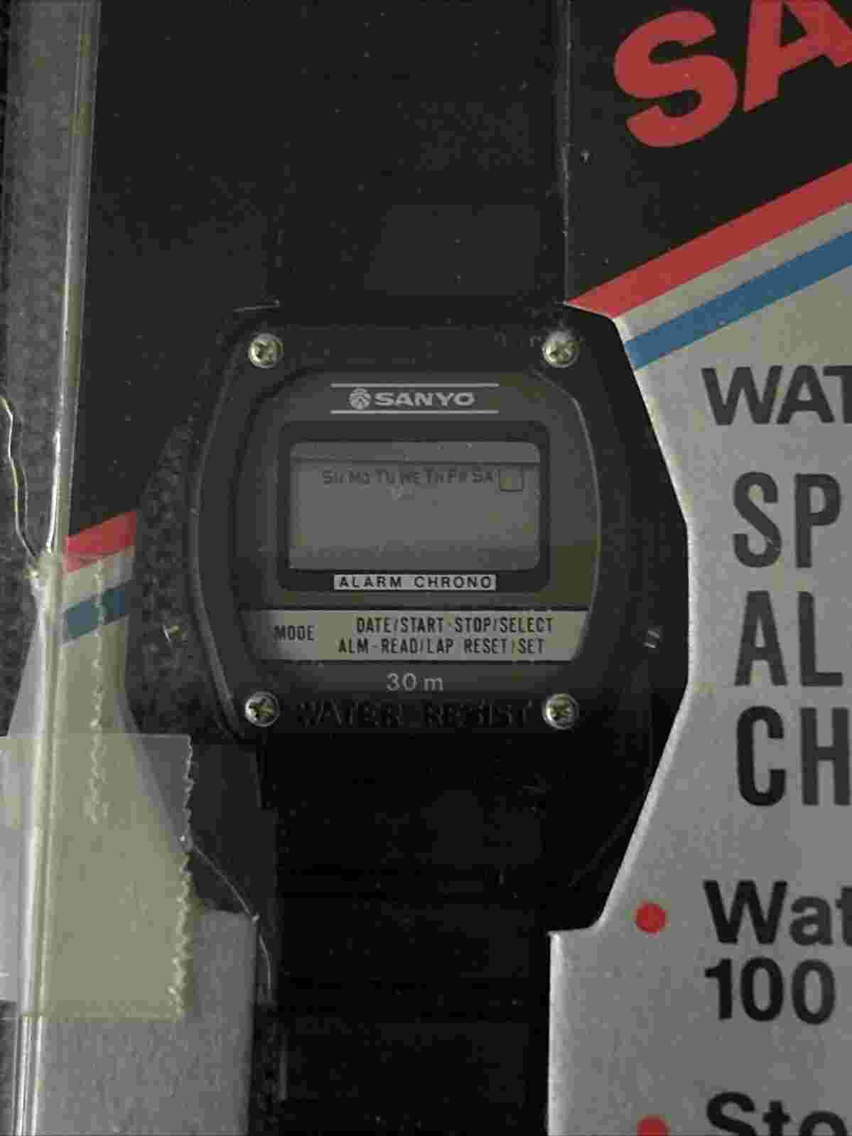 VINTAGE QUARTZ SANYO WATCH (1980’s) WATERTIGHT New Sport Alarm Chrono Sealed