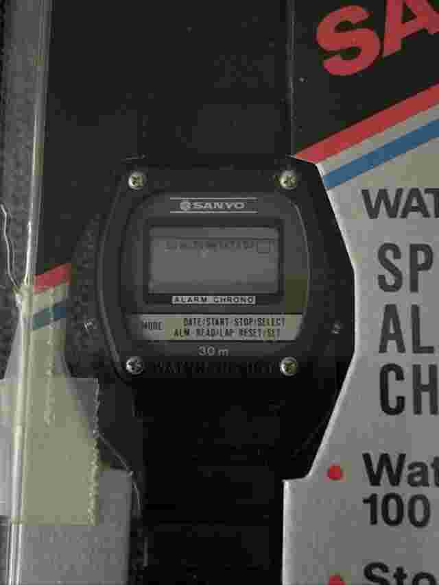 VINTAGE QUARTZ SANYO WATCH (1980’s) WATERTIGHT New Sport Alarm Chrono Sealed