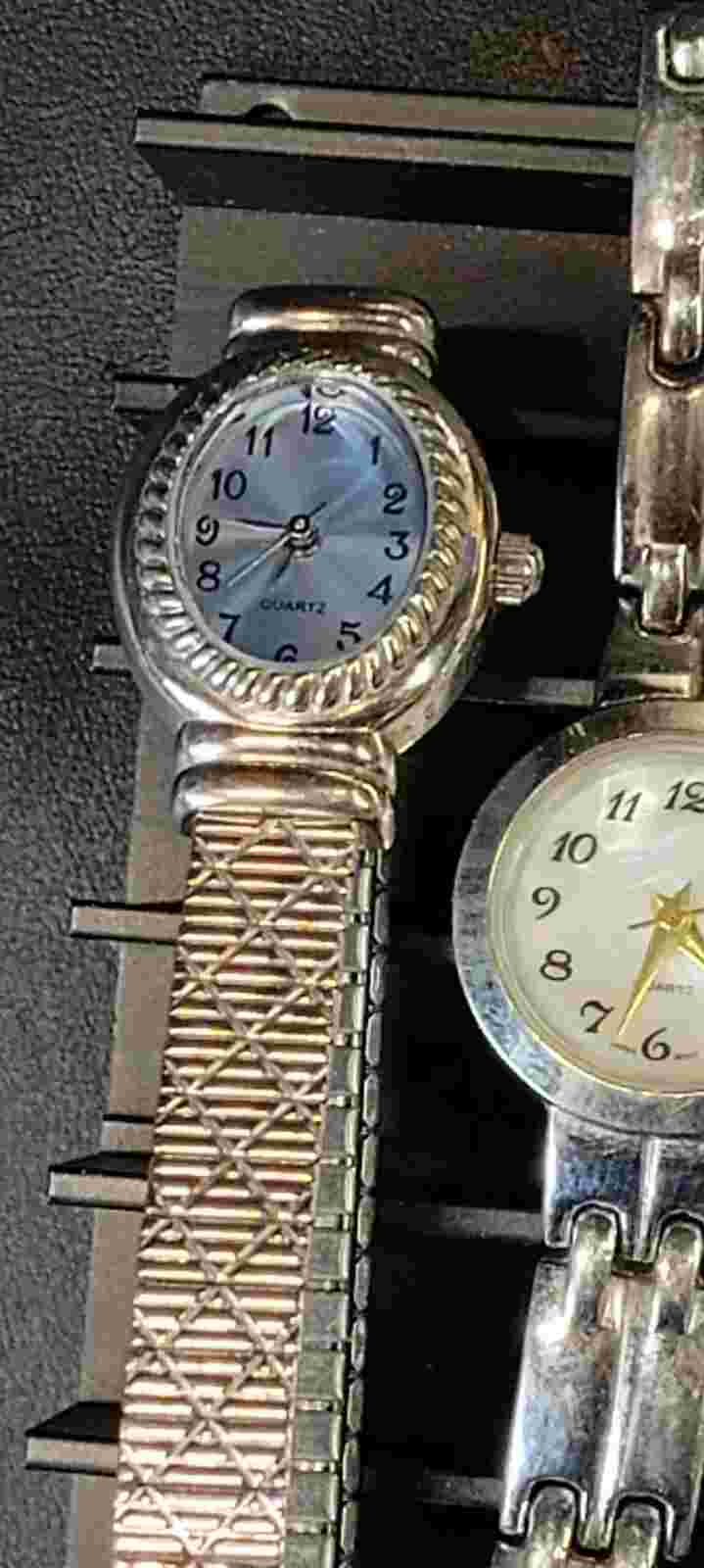 Vintage Watch Lot Of 4 Ladies Women's Watches For Parts Repair Jewelry Lot