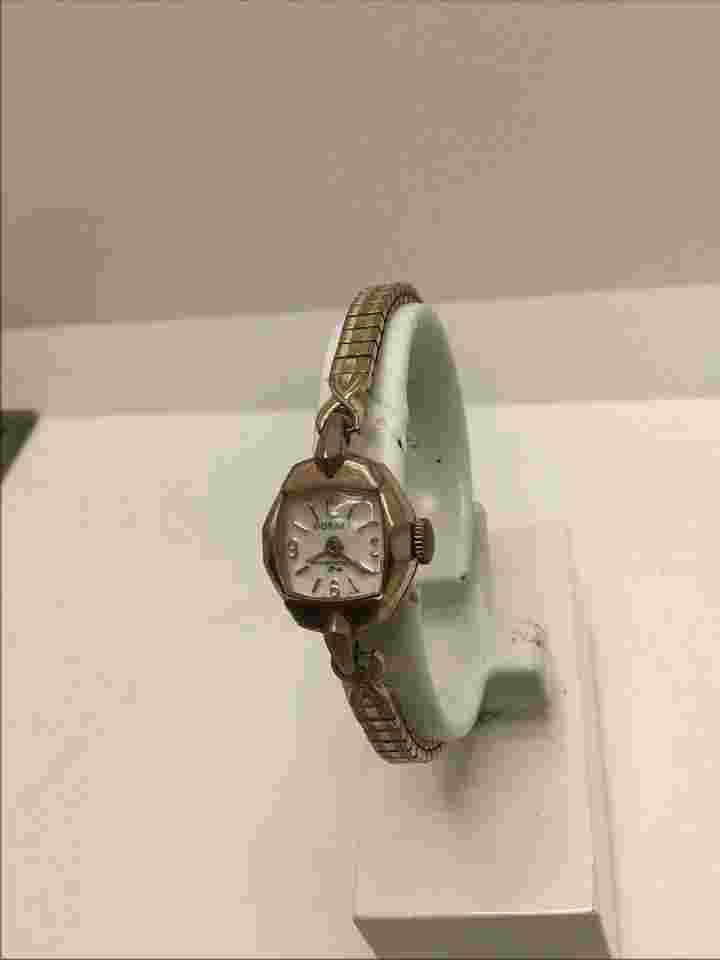 Dorset Ladies Gold Tone Swiss Made Watch Mechanical Wind Runs! One Jewel