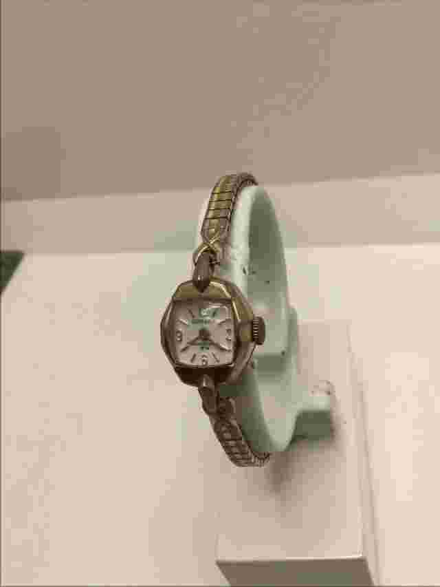 Dorset Ladies Gold Tone Swiss Made Watch Mechanical Wind Runs! One Jewel