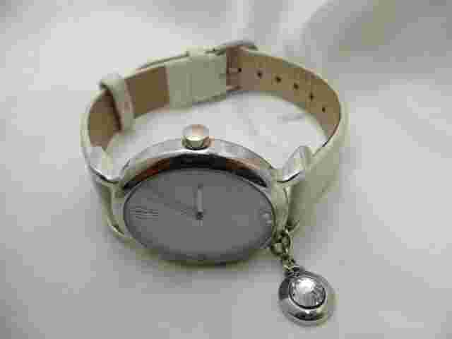 Jennifer Lopez Analog Wristwatch Round Face Silver Tone White Buckle Buckle