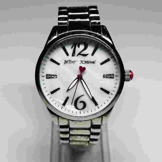 Betsey Johnson Watch Women 40mm Silver tone White MOP Dial Round New Battery A01