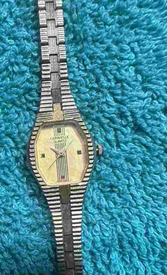 Vintage Caravelle Women’s Gold Watch Japan