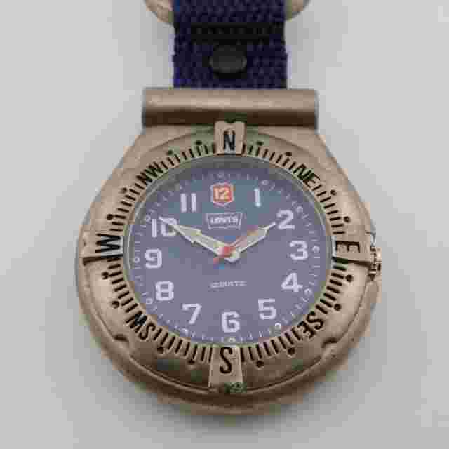 LEVI'S LEVU3075 Silver Tone Quartz Analog Men's Key Carabine Watch New Battery