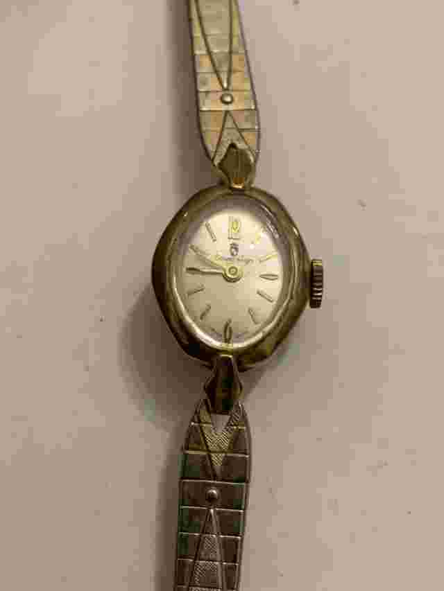 Vintage Sovereign Swiss Made Gold Tone Ladies Wristwatch
