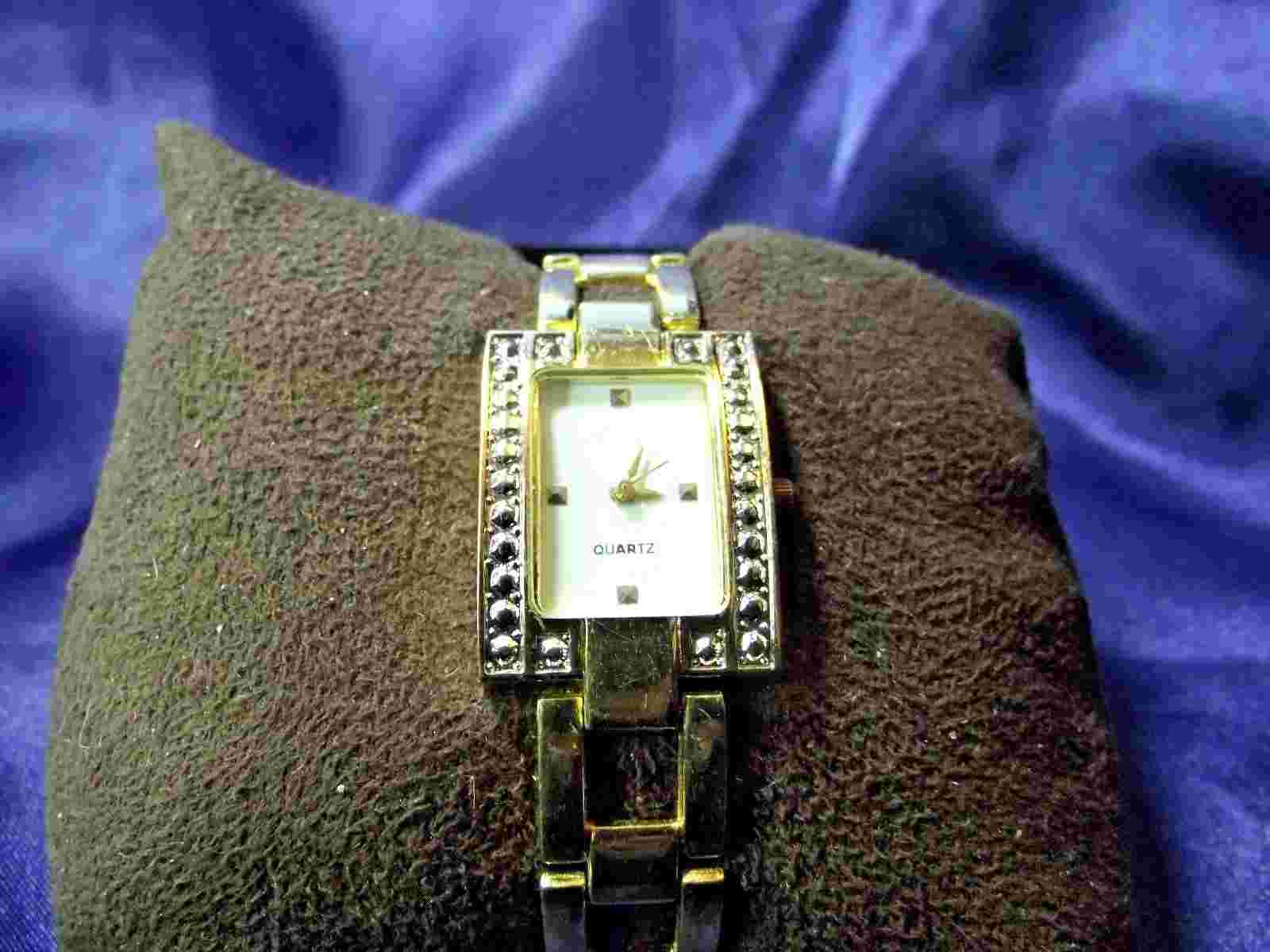 Woman's Haband Watch with Crystals **Nice** B23-769