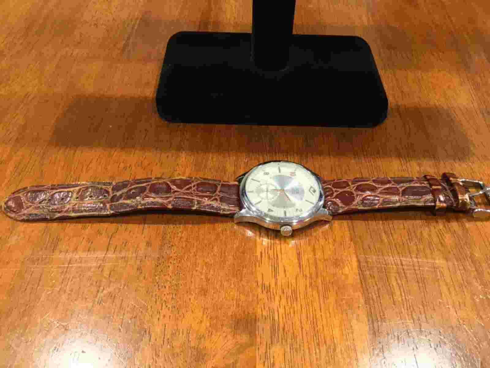 MENS JOSEPH ABBOUD WATCH W/ NEW BATTERY *SMALL DEFECT, SEE DESCRIPTION