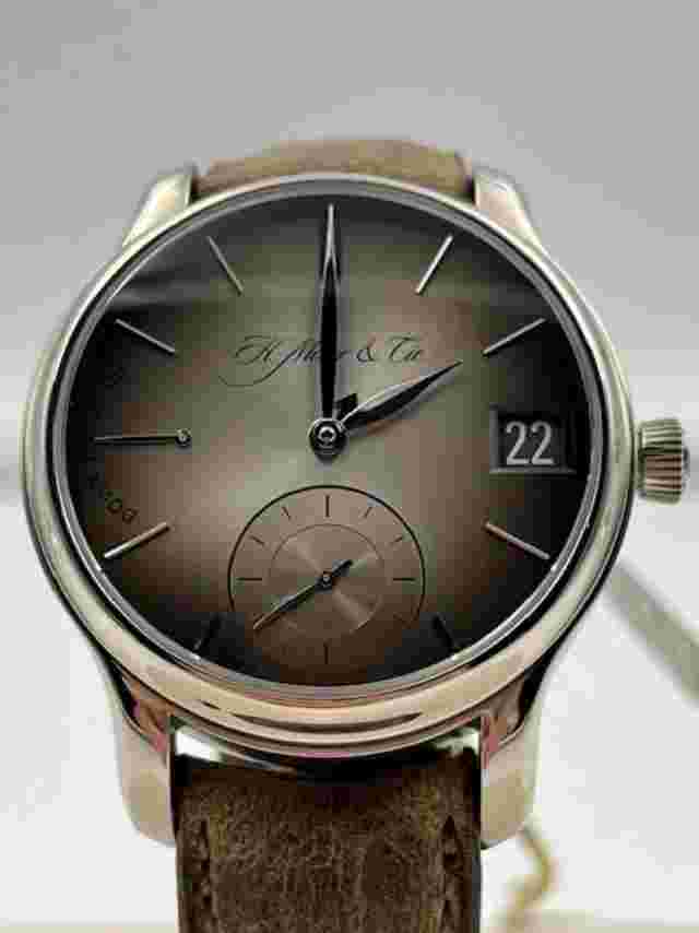 H. Moser & Cie. Endeavour Perpetual Calendar  1341-0205