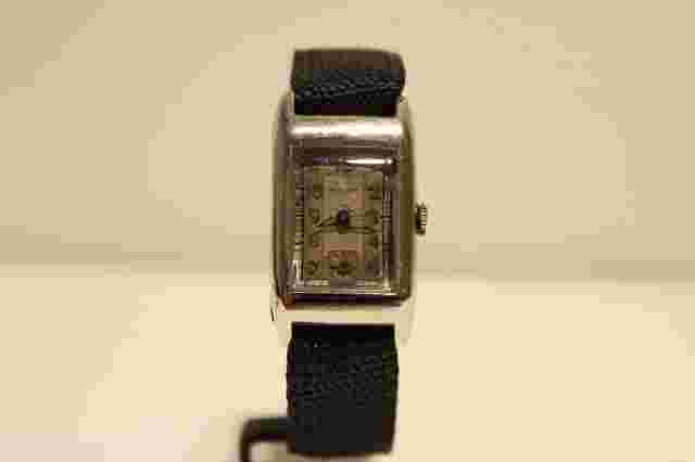 VINTAGE RARE WW2 GERMANY MILITARY RECTANGULAR MEN'S WATCH "BIFORA" 15J /D.R.G.M