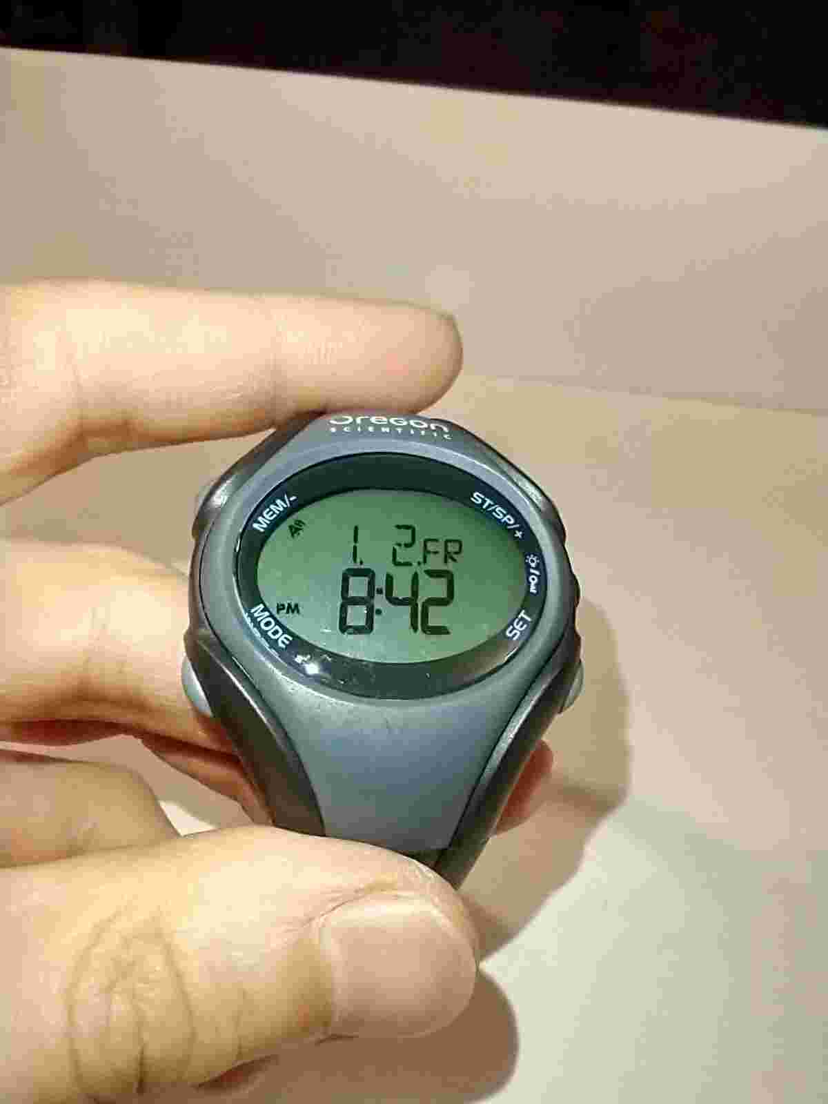 Oregon scientific digital watch se212 New battery works great