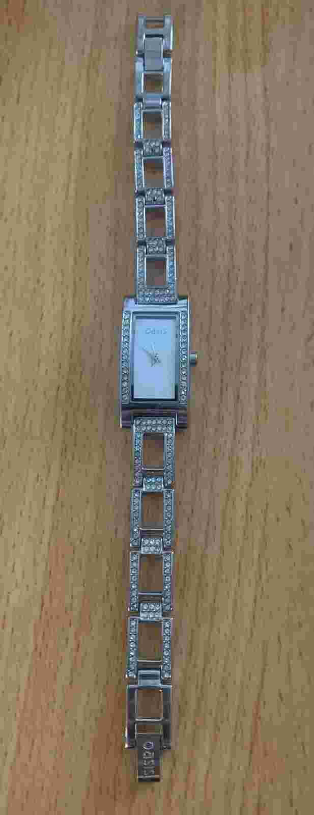 Classic Oasis Ladies Quartz Watch  (b)