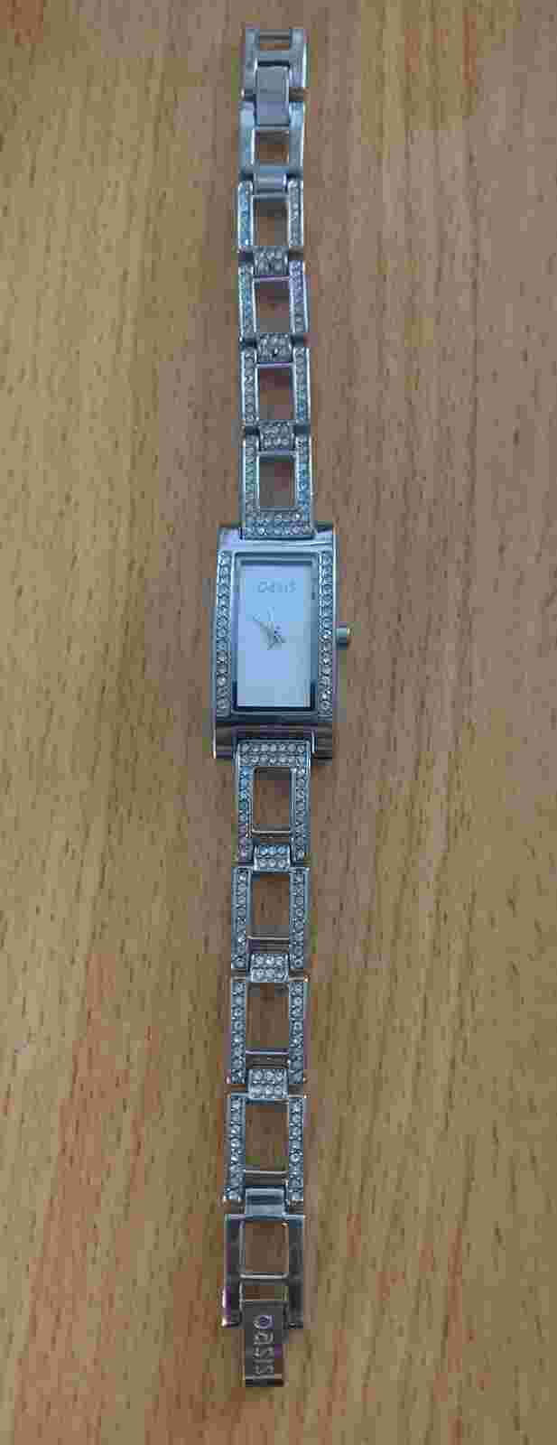 Classic Oasis Ladies Quartz Watch  (b)