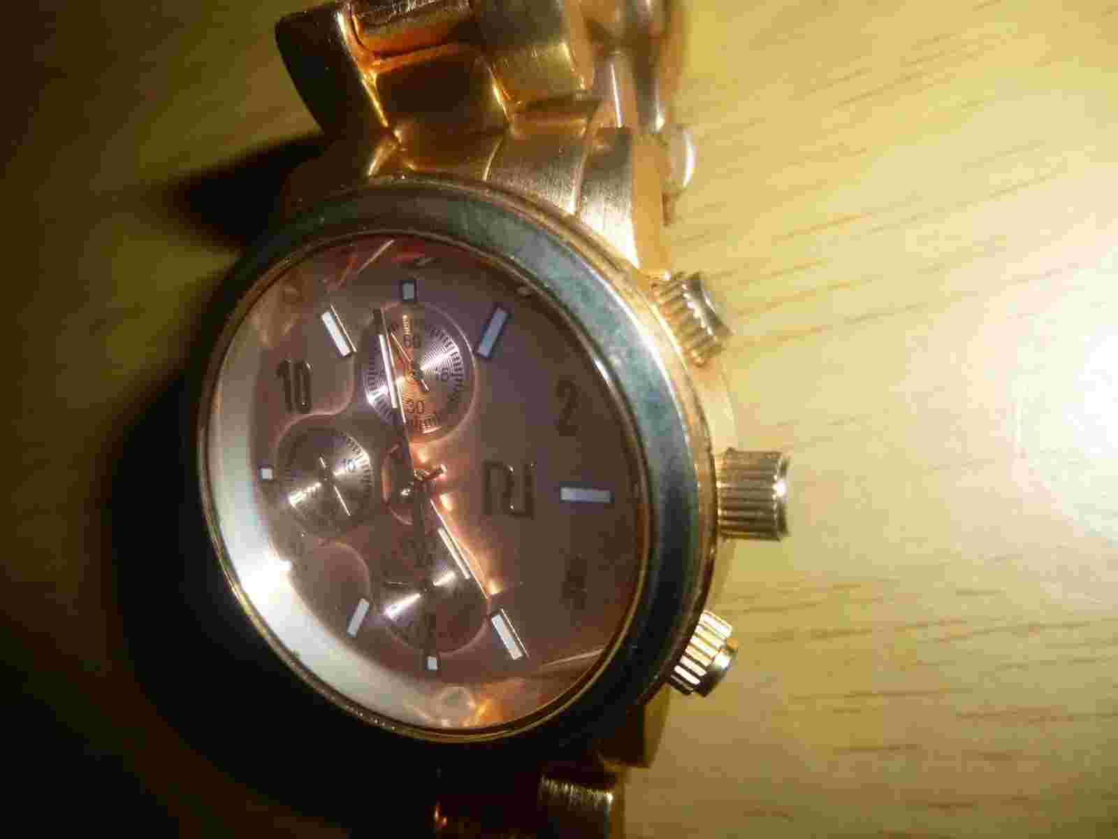 Vintage mens River Island quartz watch. 3 faux dials. Bracelet. WEAR. (D33WB)