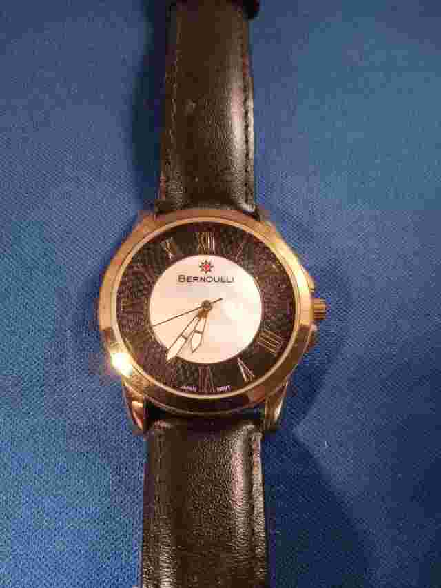 Vintage Men’s Women's Unisex Quartz Watch Bernoulli Model 9843(works)