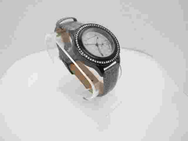 Women's Jeanneret Crystals Bezel 3ATM WR Analog 31mm Dial Watch (C902)