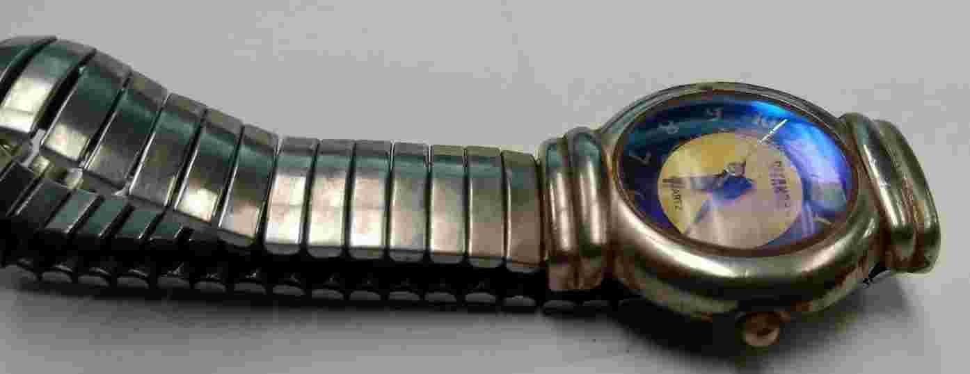 VINTAGE LADIES GITANO BLUE FACE WRIST WATCH UNUSUAL DIAL