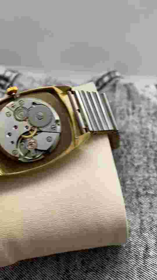 Vintage Watch Tank Paris Gold Plated Manual Winding 30MM Savoy Wristwatch 70s