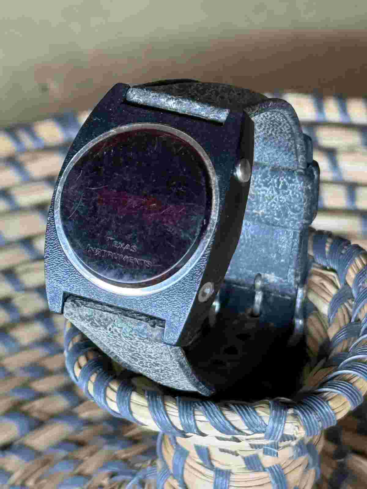 Vintage 1970’s Men’s Texas Instruments Red LED Wristwatch RARE Watch READ Black