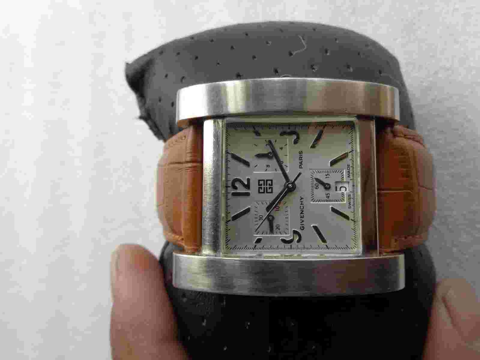 EXCELLENT SQUARE SWISS MADE SS GIVENCHY PARIS MENS QUARTZ CHRONOGRAPH WRISTWATCH