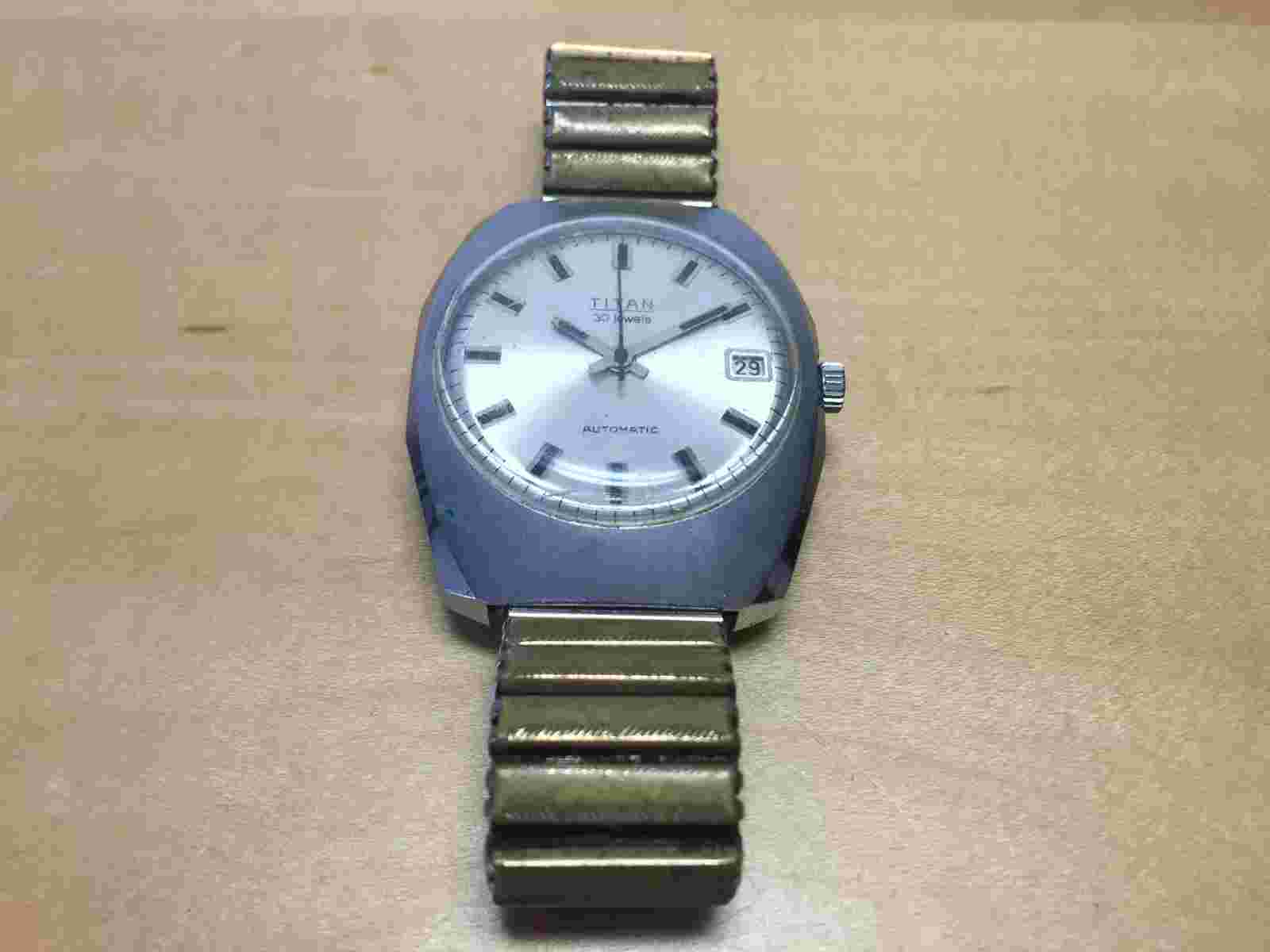 Used - Vintage Watch Titan 30 Jewels Automatic Date Steel - Doesn'T Works