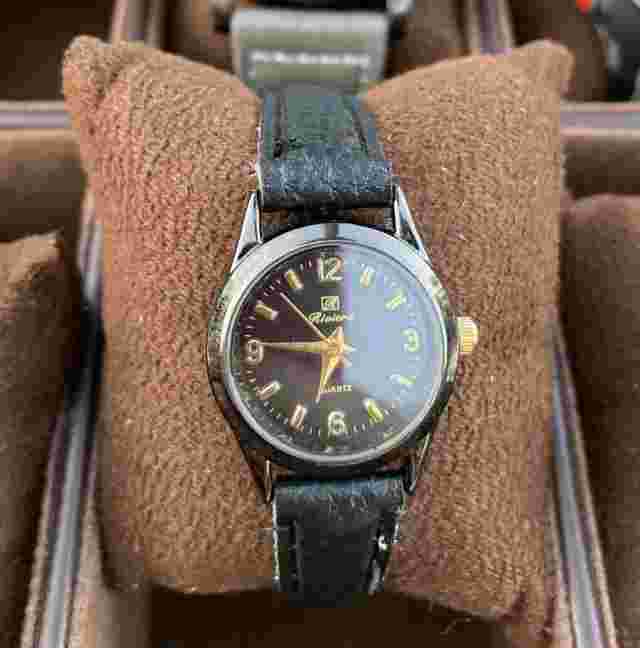 Classy Vintage Round Gold Accented Black Ladies Riviera Wristwatch