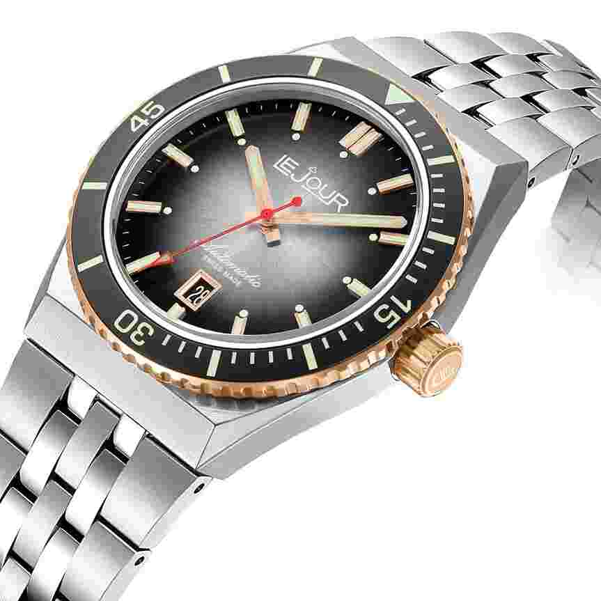 Le Jour Delmare Automatic Divers Watch Black/Gold Sunray. Authorised Dealer