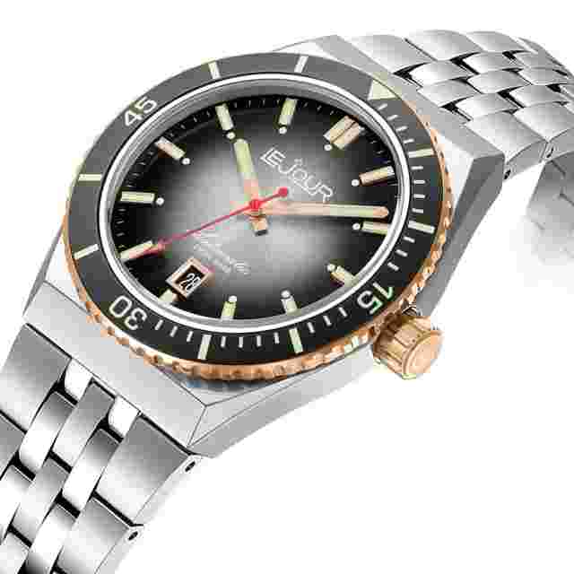 Le Jour Delmare Automatic Divers Watch Black/Gold Sunray. Authorised Dealer