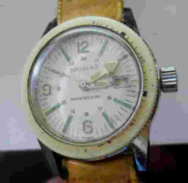Vintage Douglas France Skin Diver World Time Mechanical Watch 31mm RUNS See Desc