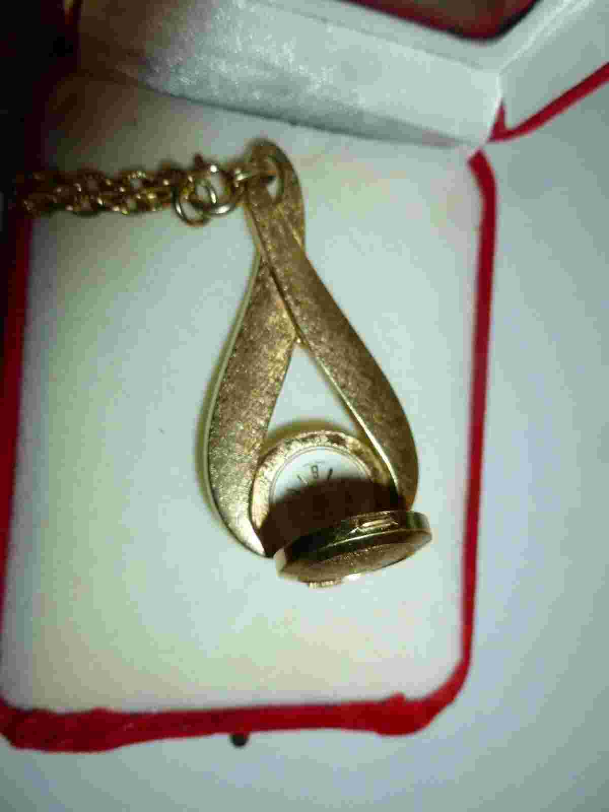 Vintage Sheffield Pendant Necklace Watch Women Swiss Gold Tone Works Pocket