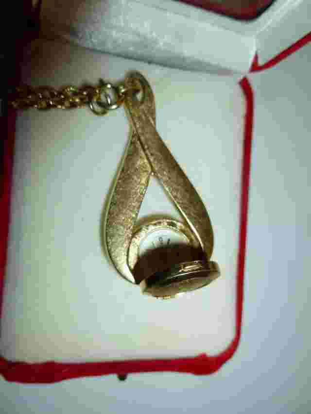 Vintage Sheffield Pendant Necklace Watch Women Swiss Gold Tone Works Pocket