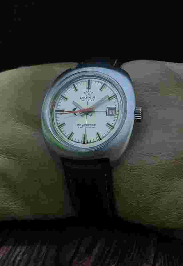 DAFNIS DE LUXE EB 8800 6 ATM. VINTAGE 60's RARE 39mm SWISS WATCH.