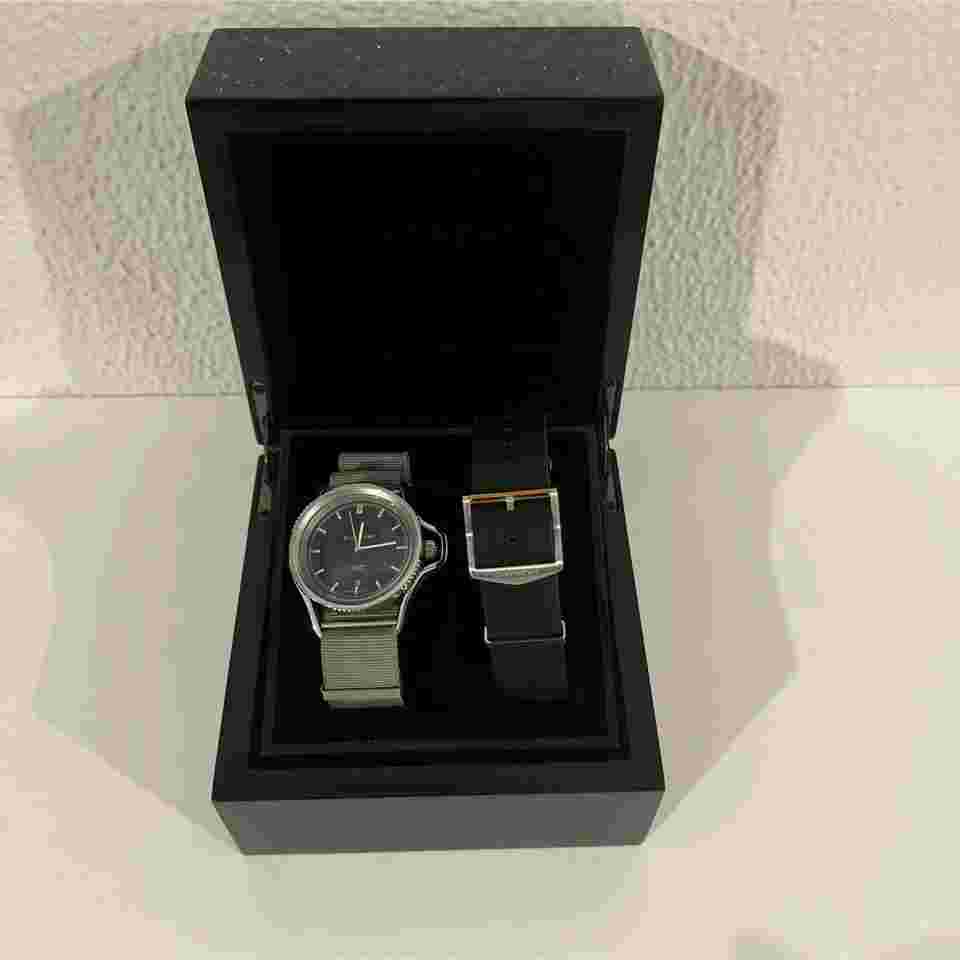 Givenchy Seventeen Watch Full Set Box Papers Extra Strap