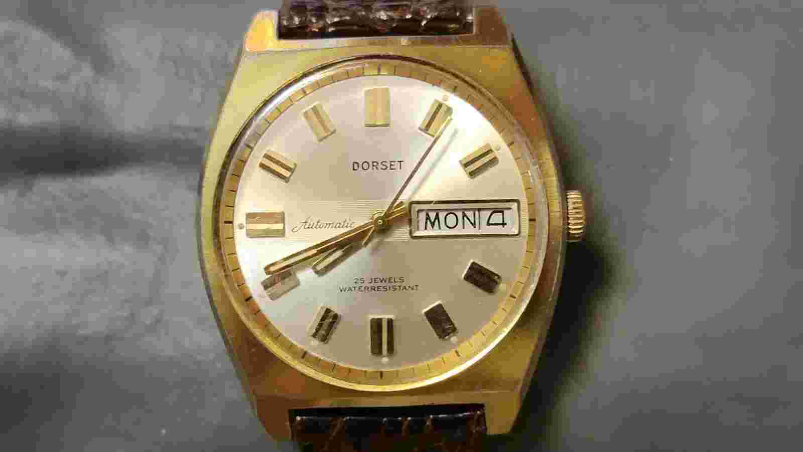 Vintage Dorset Montgomery Ward Gold Plated Day/Date 26 Jewels Automatic Men's Wa