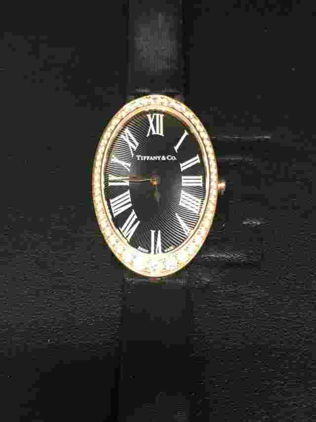 Tiffany Cocktail 2-hand 21 x 34mm womens watch in 18k rose gold.